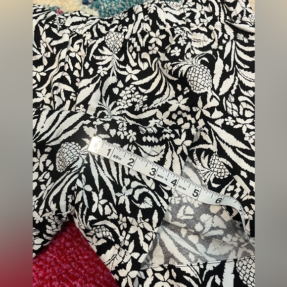 Loft Linen Shorts - Size Small - Picture 6 of 6